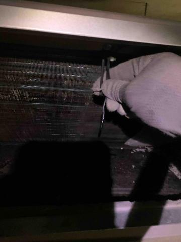 國興空調 - 室內機感溫器被老鼠咬破 導致無法開機