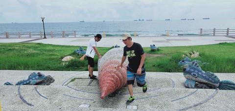 潘又微 - 旗津海岸線