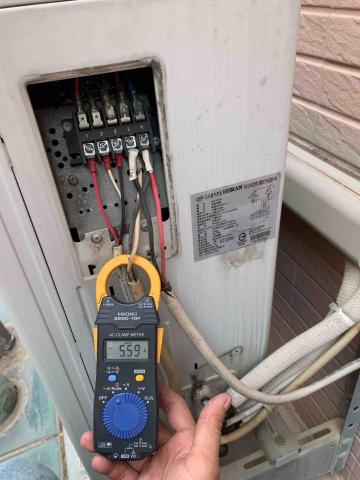 國興空調 - 更換電容測試 冷媒壓力 額定電流均正常