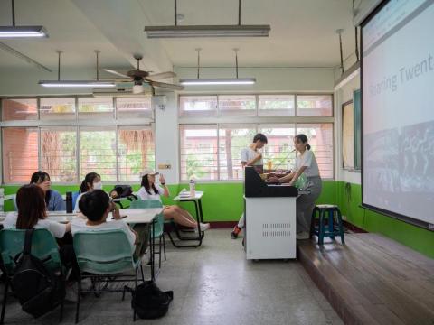 王柏鈞 - 於《大學生活體驗營》擔任課程組組員（右二