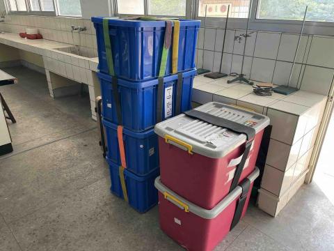 睏咩霸回頭車   久大物流托運  搬家 - 師範大學實驗器材托運