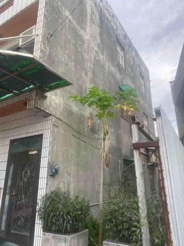 開心農業社 - 伸港外牆重做防水打除前