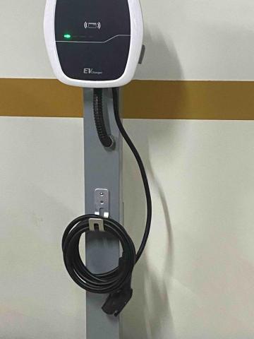 厚德水電工程行 - 台達電充電樁