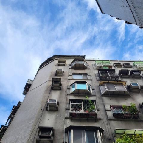 錩育有限公司 - 大安區-外牆防水(施工前) 錩育有限公司 - 大安區-外牆防水(施工前)