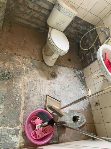 開心農業社 - 中山路住宅浴室浴缸及地面舊瓷磚打除