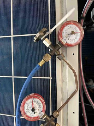 潔濬冷氣空調 - 抓漏 暫高壓測試中