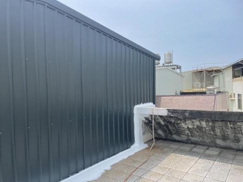 權德企業社 - 這是鐵皮屋的外觀