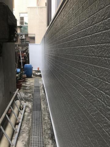 權德企業社 - 這是圍牆用裝潢板做成