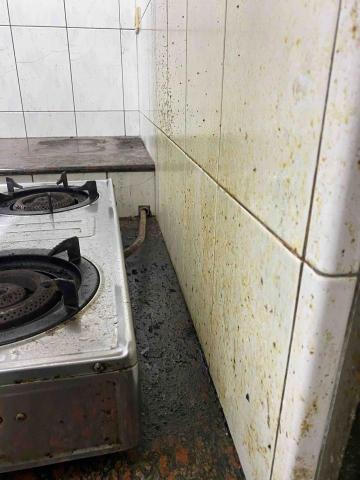 100% 清潔 - 長年未清理，嚴重油污