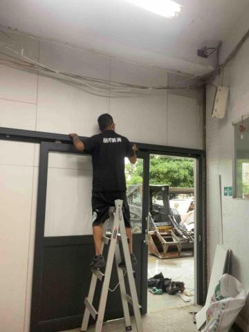 品格美學裝修工程行 - 鋁拉門施做