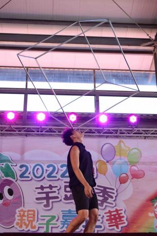 一名金人影像工作室 - 立方體表演