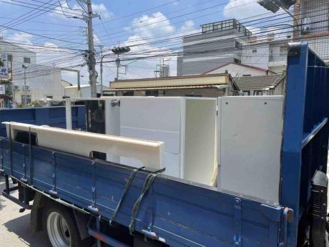 朱榮彬 - 幫朋友載拆好的廚具