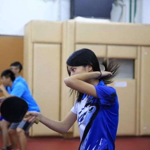 宜蓁 - 曾任桌球教練，指導社區兒童桌球班、校內桌球社團老師。