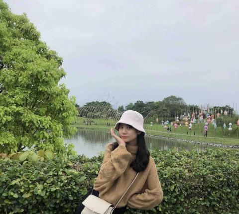 提供toeic單字服務的專家Avril