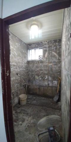 炳燭顧問有限公司/楊先生 - 6.廁所打除，重塗防水層、磁磚、衛浴五金