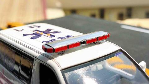 王呈功 - 1/43 南投縣消防局雙冬分隊救護車警示燈（手工研磨自製）