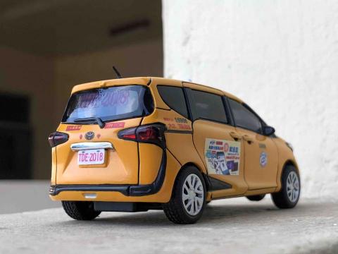 王呈功 - 1/43 台灣大車隊吸菸塔計程車（後）