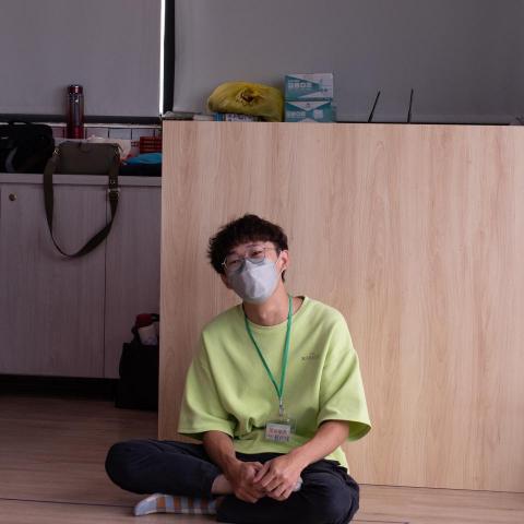 提供電子學與電路學服務的專家張文彥
