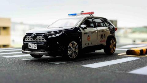 王呈功 - 1/43 澎湖縣警局馬公分局104巡邏車（正）