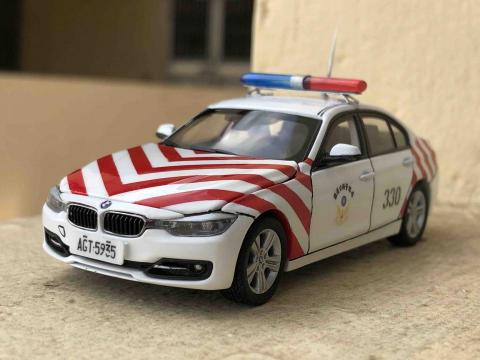 王呈功 - 1/43 國道紅斑馬