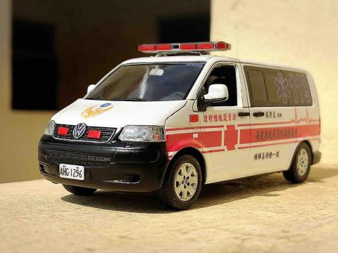 王呈功 - 1/43 南投縣消防局雙冬分隊救護車（正）
