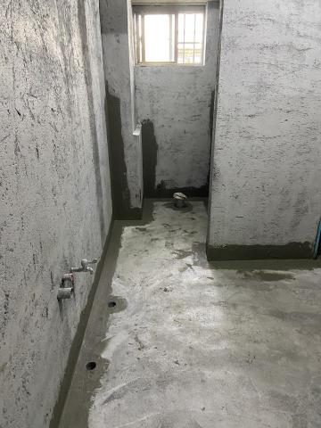 金日油漆防水0970863285 - 浴室廁所翻修，地坪硬底，防水施工：角隅及陰角貼網補強。
