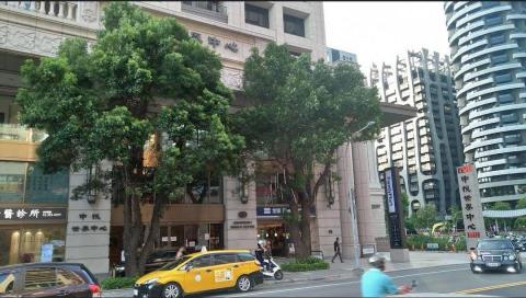 睿勤國際商務中心 - 睿勤國際商務中心停車場入口