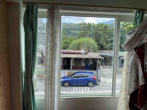 瑋家工程行 - 玻璃清潔後