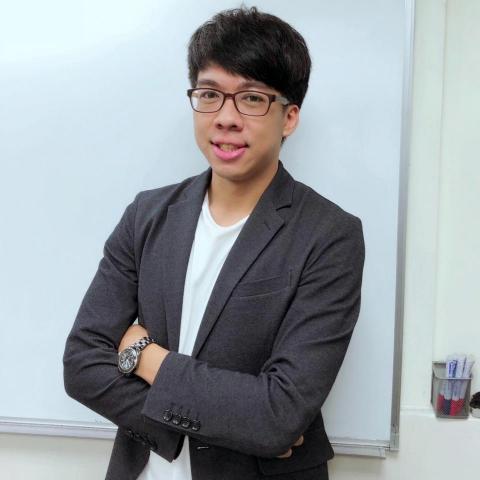 提供108課綱數學服務的專家洪士涵(國中數學家教，7年補教講師經驗)