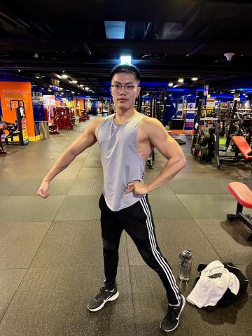 張裕傑 - 正面倒三角身材養成