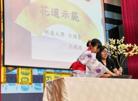 美玲（みれ） - 彰化縣濁水溪詩歌節—花道示範（助教）1