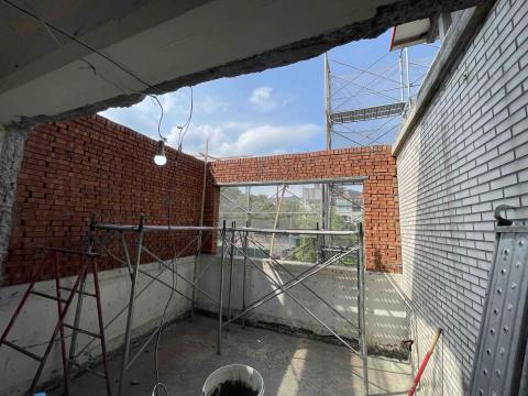 泥作阿漳 - 八寸紅磚牆