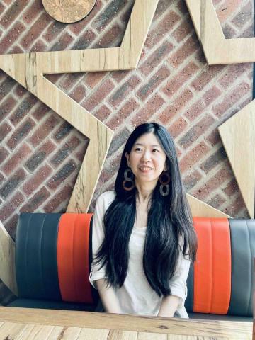 提供ptt移民服務的專家Miss Elu