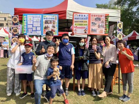 吳柏蒼 - 右昌國中志工服務 吳柏蒼 - 右昌國中志工服務