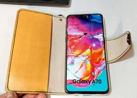 陳心音 - 客製皮革手機套