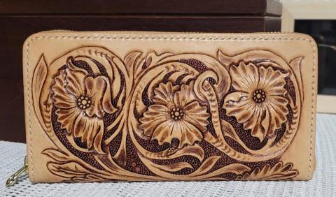 陳心音 - 唐草皮雕長夾