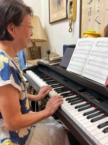 芸銨yun an - 學生 認真學習 目前已彈到拜爾下冊