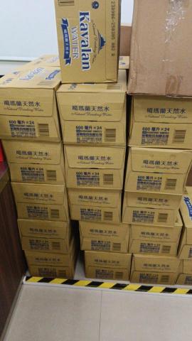 包車旅遊，垃圾清運，大型垃圾回收家具，搬家打包，搬家服務都可 - 40箱水送運