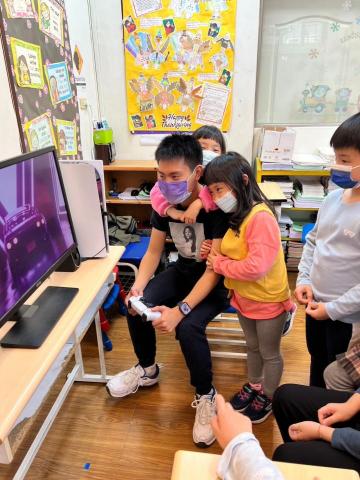 龍彥丞(Marty) - 美語補習班冬令營"玩遊戲學英語"教學實景