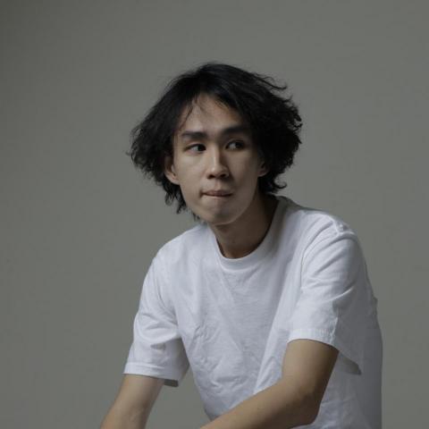 提供塗鴉服務的專家邱伯安