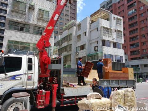 萬能義勇軍 - 大型搬遷