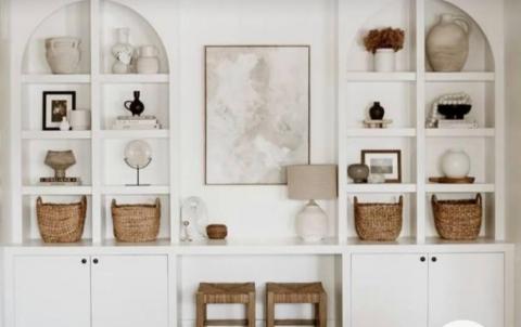 法式多功能櫥櫃坊 - 中間的畫還可以換成電視 然後用轉盤裝置   一轉背面可放筆電 秒變書桌 工作桌 因為不是每家都有多的空間隔一個書房 所以我們要多運用每個空間