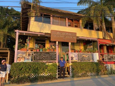 安德烈編輯室 - Roatán的巧克力觀光工廠