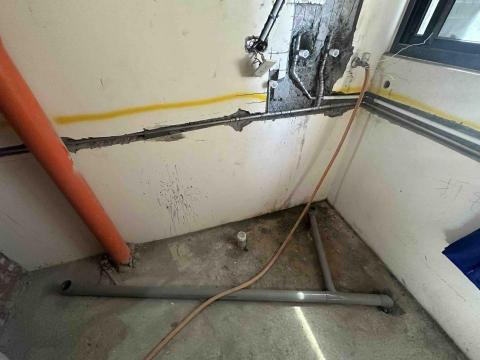 高福忠個人水電工作室 - 中和鄰家整屋 配水電管工程 冷熱水管配置 
地排配置