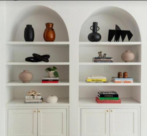 法式多功能櫥櫃坊 -  上方是開放式的 下方可放一些需儲藏的物品 是書櫃也是收納櫃