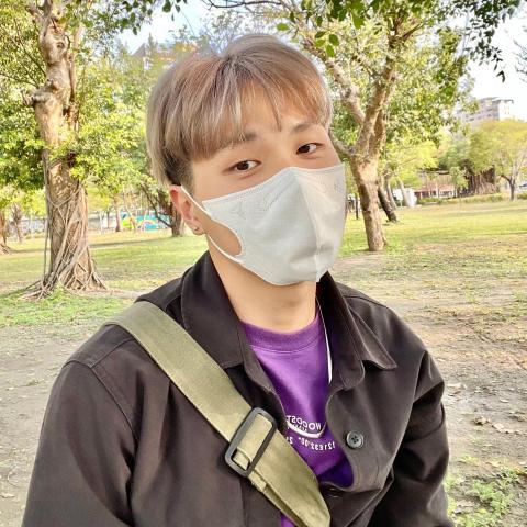 提供高中生物服務的專家陳威霖