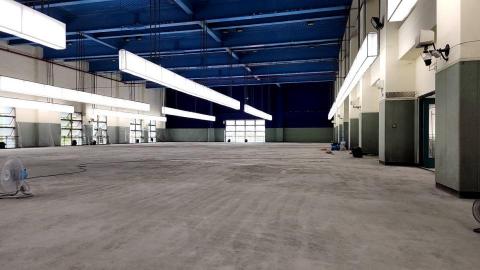 展鴻油漆工程行 - 台北南港高中羽球場完成照