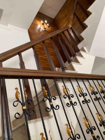 黃小姐（西門洋行） - 樓梯扶手和鐵件結合