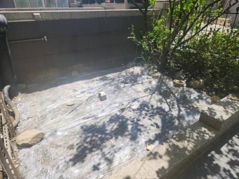 展鴻油漆工程行 - 1樓花圃造成地下室漏水施工前照片