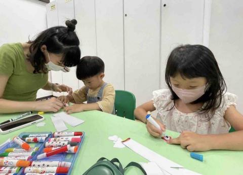 于珊 - 學齡前的孩子做美勞